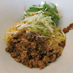 汁なし担々麺：780円