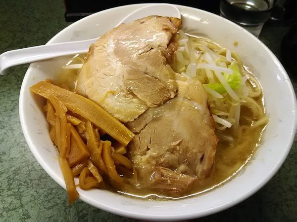 「ラーメン￥750+自家製めんま￥100」@ラーメン二郎 新宿小滝橋通り店の写真