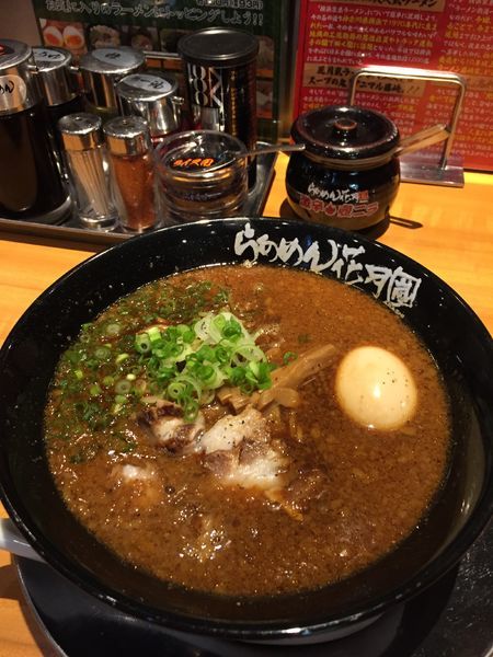 「嵐げんこつらあめん黒武者（740円）」@らあめん花月嵐 Bivi仙台店の写真