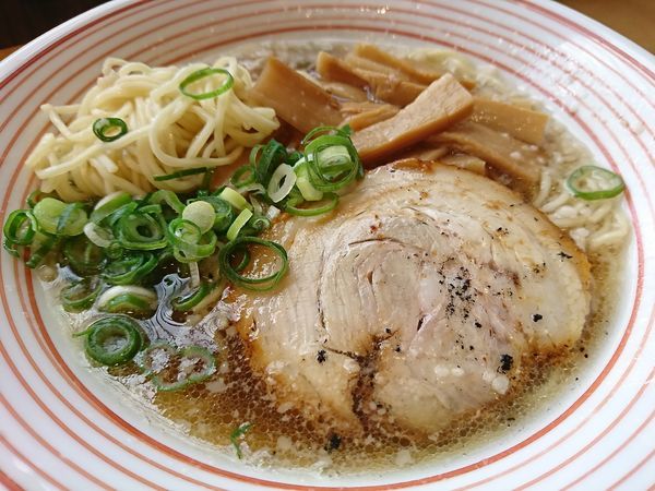 「背脂醤油らーめん」@炙り家 日本坂PA店の写真