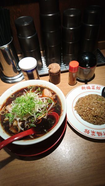 「並小(中華そば並+焼き飯小ｾｯﾄ1100円)」@新福菜館 伊勢佐木町店の写真