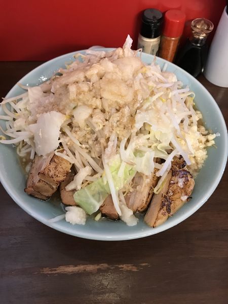「ラーメン大＋豚2枚(ニンニクヤサイアブラマシマシ)」@龍麺 ふえ郎の写真