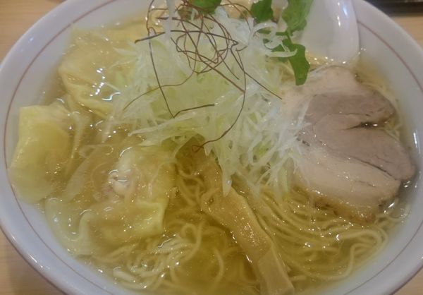 「海老ワンタン麺（塩）」@利尻昆布ラーメン くろおびの写真