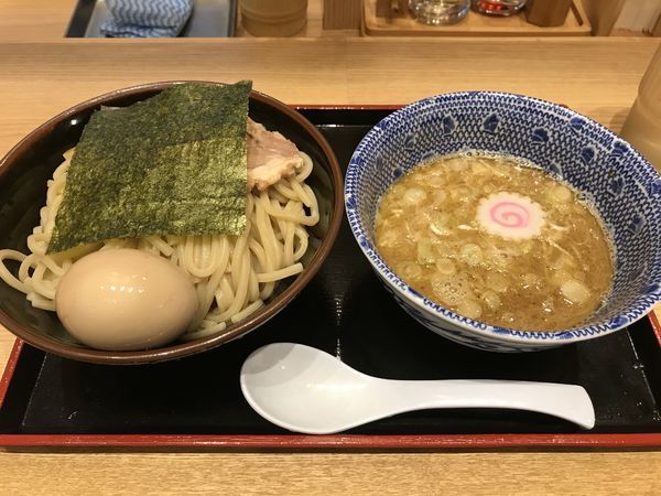 「味玉つけ麺」@舎鈴 東京サンケイビル店の写真
