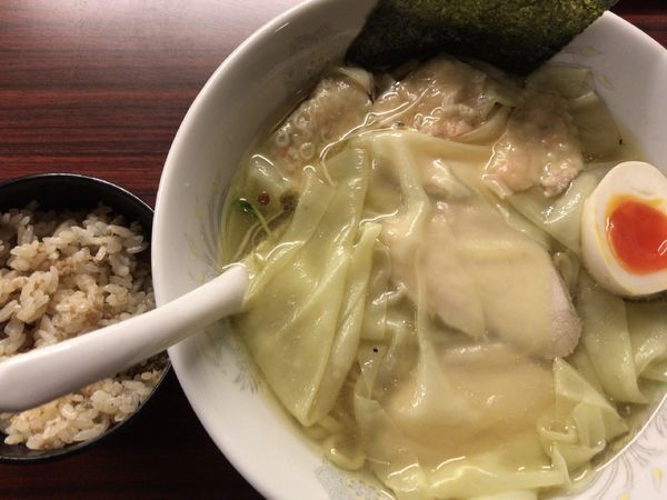 「鶏仙人スーパーワンタンメン900円＋ネギそぼろ飯50円」@ラーメンげんきだまの写真