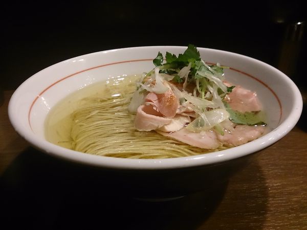 「ラーメン 白」@八咫烏の写真