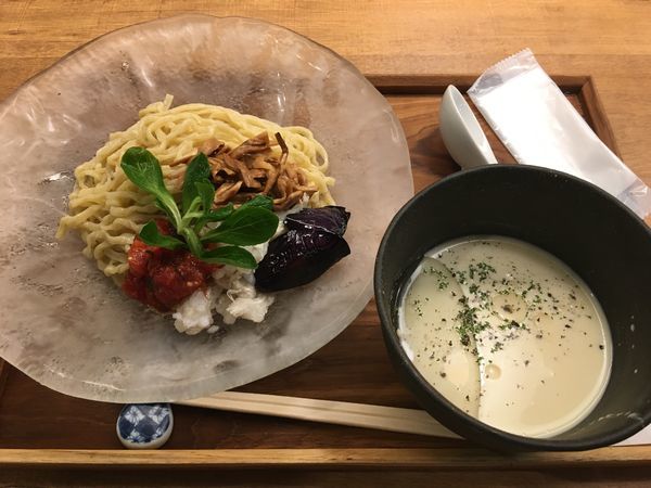 「昼夜各10食限定 トウモロコシの冷たいつけ麺 890円」@箸とレンゲの写真