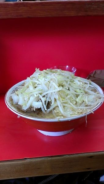 「大豚　750円　野菜ニンニク辛め」@ラーメン二郎 三田本店の写真