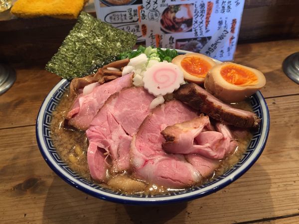 「特製背脂醤油ラーメン（大盛）」@井田商店の写真