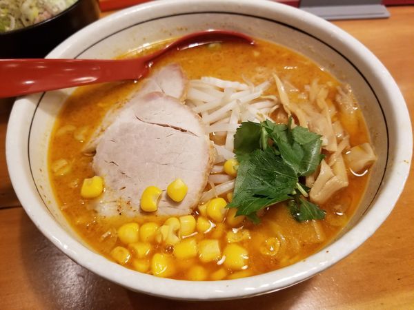 「手揉み麺　辛味噌」@定食 手揉み中華そば とんぼ食堂の写真