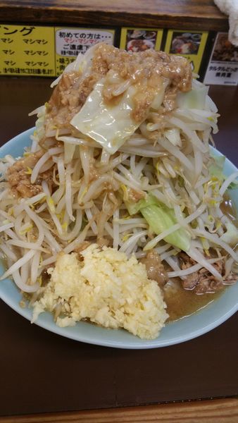 「中ラーメン」@立川マシマシ秘密工場の写真