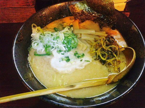 「豚骨醤油らーめん770円」@豚骨らーめん 神豚の写真