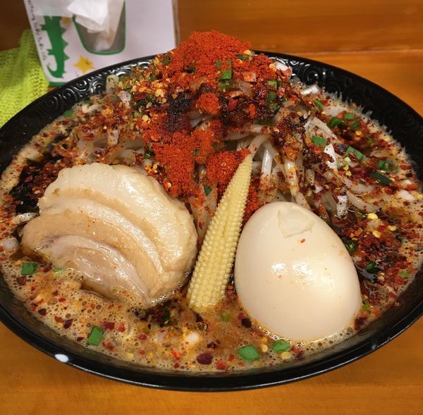 「蠍味玉ラーメン 中盛 辛さ痺れ増し増し もやし増し」@Japanese soba Noodles 蠍の写真