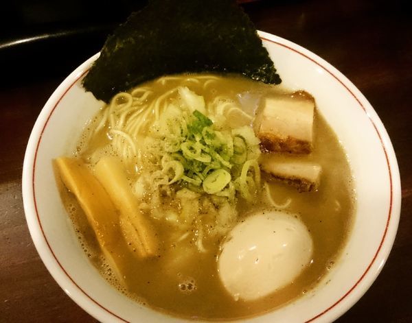 「濃厚煮干しそば(クラシック) 820円＋味玉」@いりにぼの写真