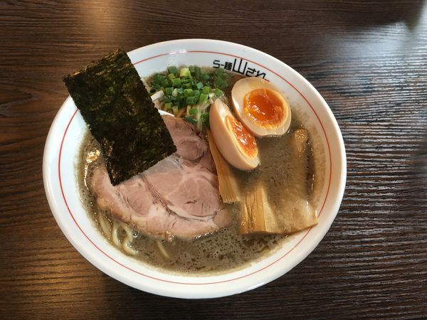 「濃厚煮干ラーメン」@らー麺 山さわの写真