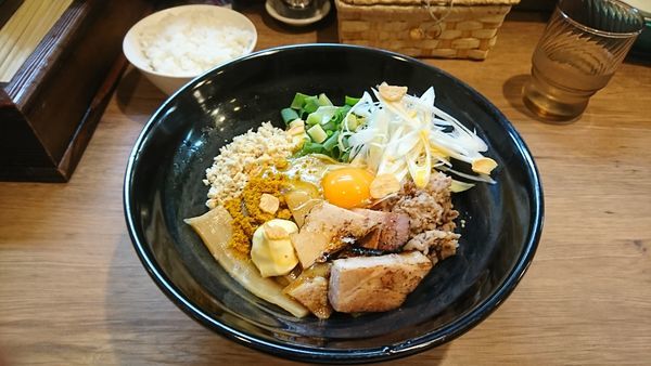 「限定bカレーまぜそば」@麺家 Shumen Doushiの写真