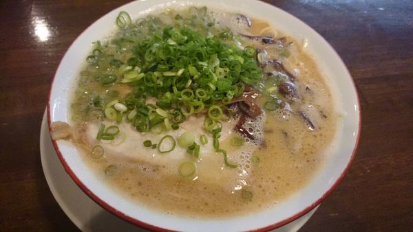 「長浜ラーメン＋味噌＋ネギ」@長浜ラーメン 松吉の写真