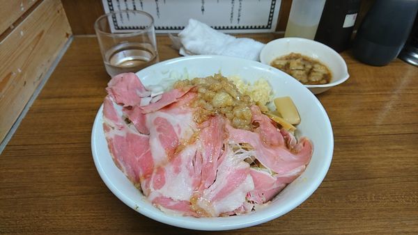 「限定ガーリックバター油そば」@ラーメンの店 どでん 北浦和店の写真