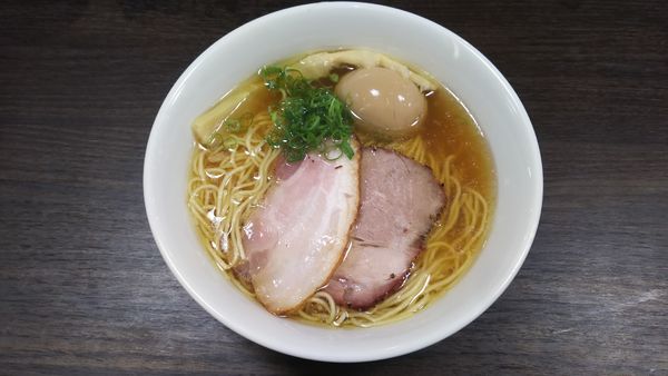 「塩ラーメン＋味玉」@かしわぎの写真