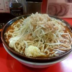 辛いラーメン(400g)・生卵