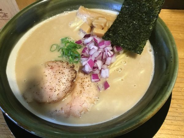 「味玉とりまみれ大盛り+にんにく+ヘベス」@らーめん タンポポの写真