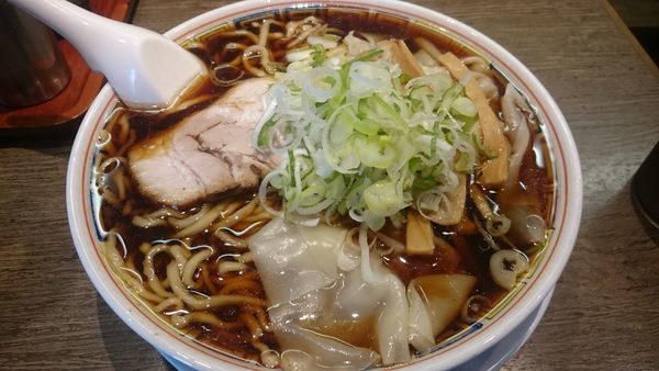 「中華そば（680円）＋雲呑（170円）」@丸中華そばの写真