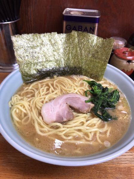 「ラーメン大盛り麺硬め」@横浜ラーメン はま家の写真