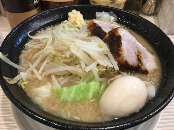 「【限定】豚骨「2号」＋煮玉子」@ラーメン ポール亭の写真