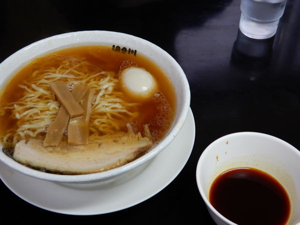 「小チャーシュー味玉大盛、硬め濃いめ」@食堂 はせ川の写真