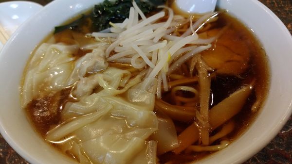 「ワンタンメン630円」@栄来軒の写真