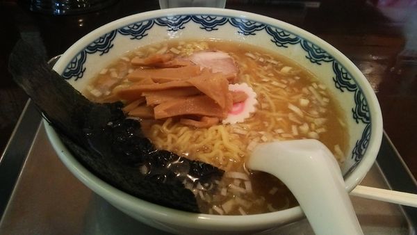 「ラーメン 900円 ＋ のり3枚 60円」@むらもとの写真