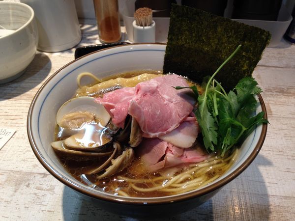 「蛤そば(濃い口醤油Ver.)」@中華そば 四つ葉の写真