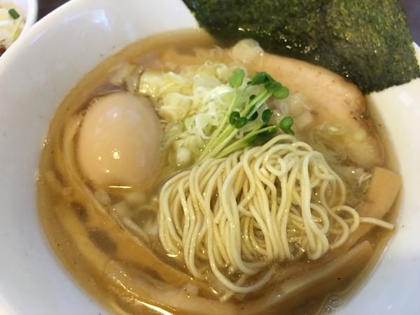 「秋刀魚中華そば  塩」@つけ麺 弥七の写真