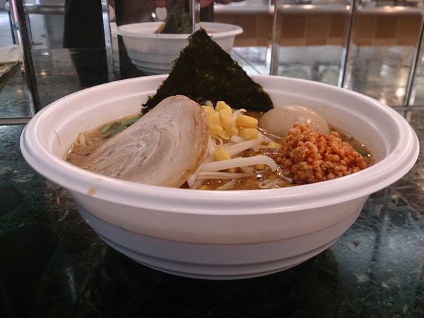 「辛肉みそらーめん」@東京スタイルみそらーめん ど・みそ 中山競馬場店の写真