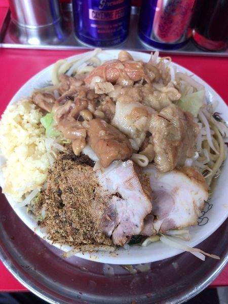 「ラーメン(油 辛め ニンニクW 野菜少なめ)700円」@麺でる 田園調布本店の写真