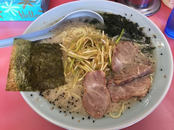 「ネギ塩ラーメン（中盛）」@ラーメンショップ 西門前店の写真