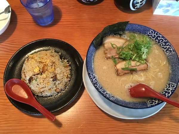 「博多とんこつ＋半ちゃん＋小ライス／￥680+290+120」@博多ラーメン鶴亀堂 三芳藤久保店の写真