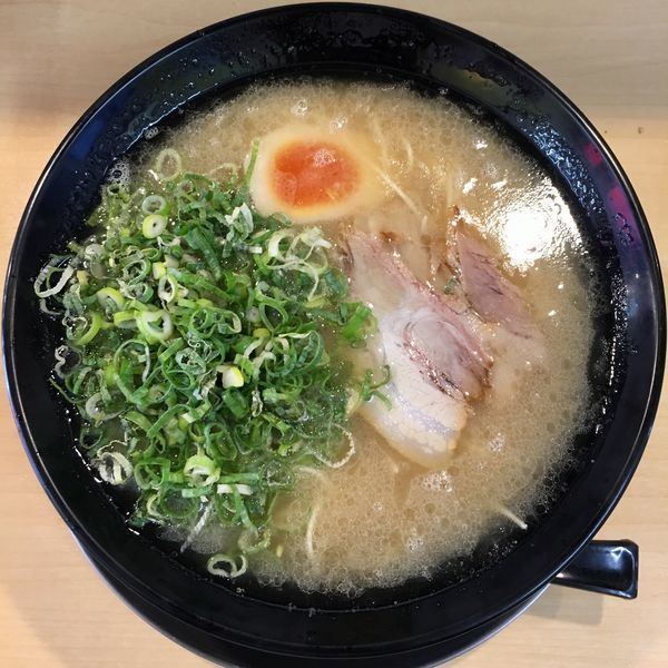 「ラーメン (700円)」@長浜いちばんの写真