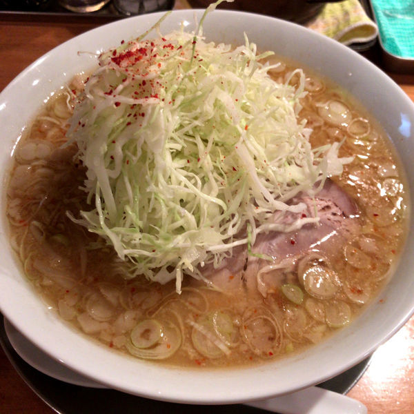 「辛豚骨醤油らーめん　950円」@手打ちラーメン 谷家の写真