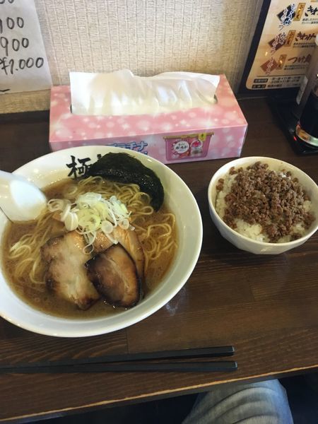 「きわみのらーめんしょうゆとんこつ細麺」@ラーメン堂 極の写真