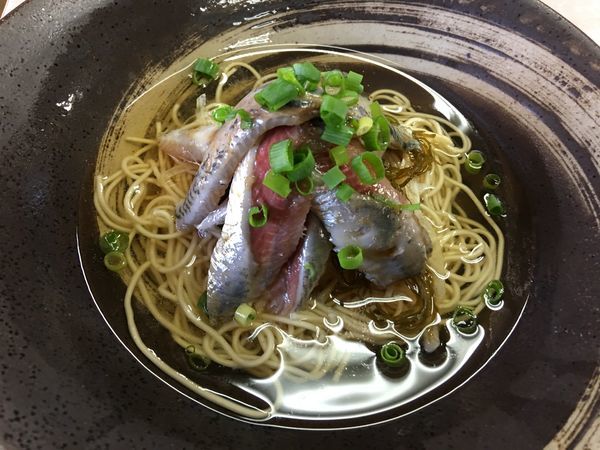 「冷やしいわしそば 450円」@中華そば よしかわの写真