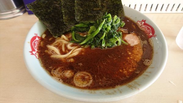 「マー油ラーメン(麺硬め・醤油濃いめ)」@横浜ラーメン 町田家 町田本店の写真