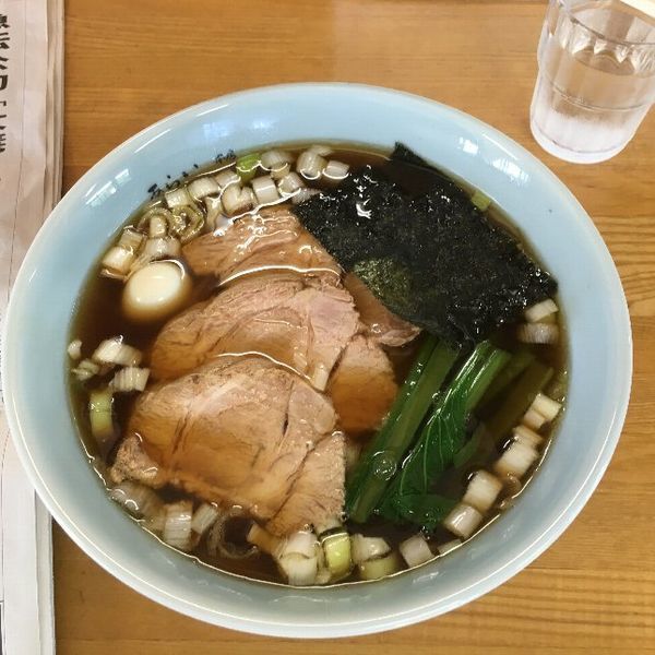 「しょうゆラーメン、餃子」@らーめん・餃子 あらい 本店の写真