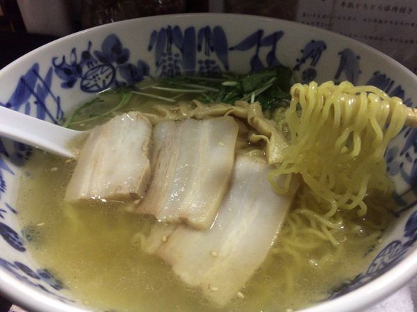 「四番の基本の塩らーめん(800円)」@塩らーめんあいうえおの写真