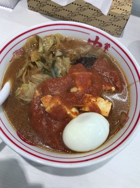 「蒙古タンメン 800円+玉子60円」@蒙古タンメン 中本 川越店の写真