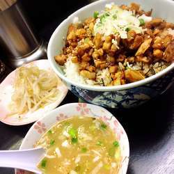 チャーシュー丼(大)￥600＋小虎ラーメン￥350