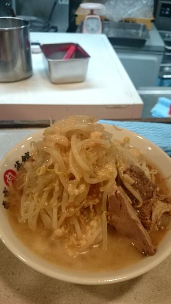 「ラーメン(小)アブラマシ」@東京肉菜館の写真