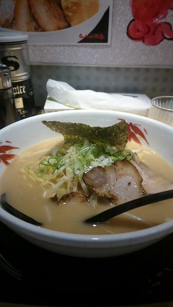 「あごだしラーメン」@らーめん世界 小松店の写真