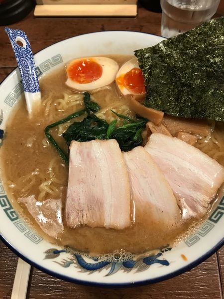 「特製中華そば（大盛）」@大雪軒 新百合ヶ丘VIVRE店の写真