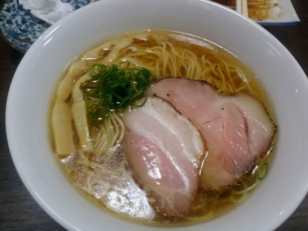「塩ラーメン680円＋ビール etc.」@かしわぎの写真